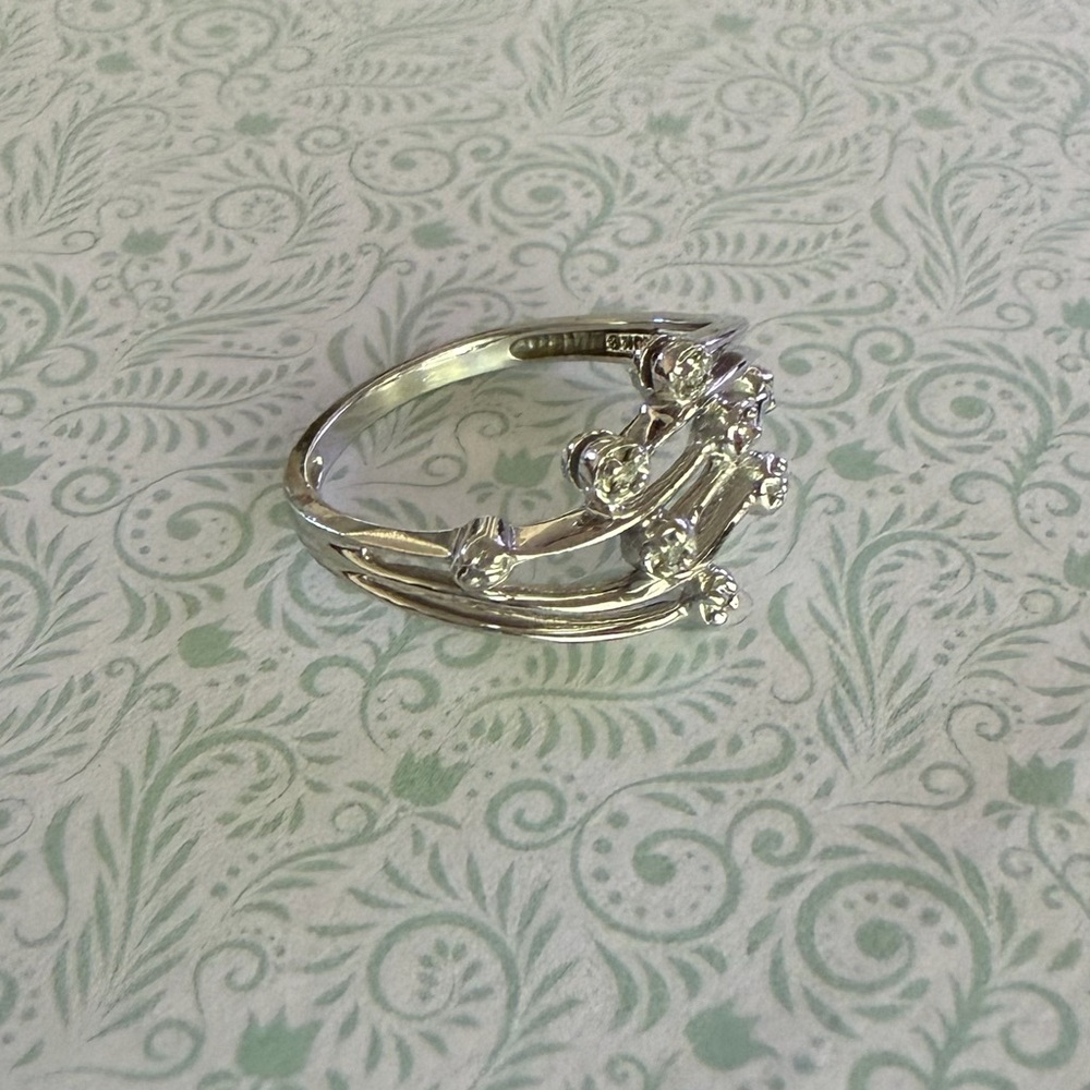 10K Gold Diamond Ring - Picture 3 of 5